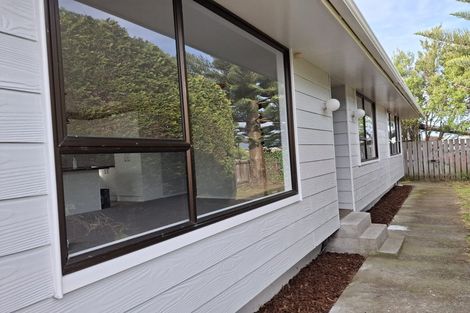 Photo of property in 47 Michael Road, Paraparaumu Beach, Paraparaumu, 5032