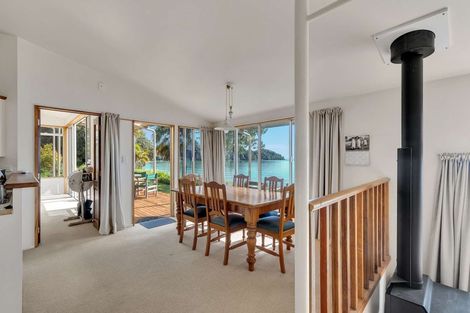 Photo of property in 172 Rangihaeata Road, Rangihaeata, Takaka, 7182