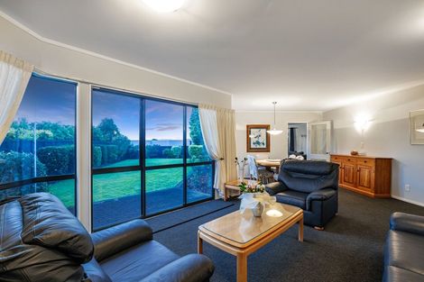 Photo of property in 21 Joseph Banks Drive, Whitby, Porirua, 5024
