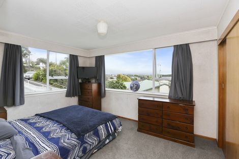 Photo of property in 15 Mount View Place, Spotswood, New Plymouth, 4310