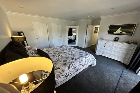 Photo of property in 18 Parkhaven Drive, Rosehill, Papakura, 2113