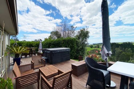 Photo of property in 124 Trig Road, Whitford, Howick, 2571