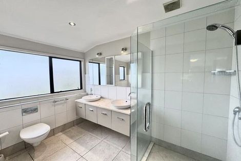 Photo of property in 60 Porritt Avenue, Chatswood, Auckland, 0626