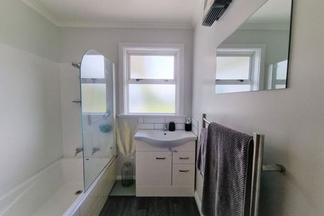 Photo of property in 5 Galway Avenue, Hokowhitu, Palmerston North, 4410