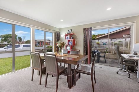 Photo of property in 4 Evelyn Place, Welbourn, New Plymouth, 4310