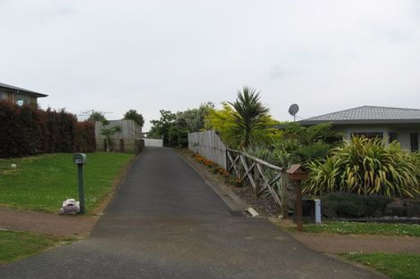 Photo of property in 16 Amber Place, Waimauku, 0812