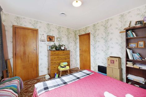 Photo of property in 42 Banks Street, Marfell, New Plymouth, 4310