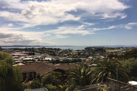 Photo of property in 85 Wade River Road, Stanmore Bay, Whangaparaoa, 0932