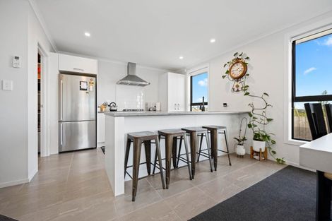 Photo of property in 48 Pragma Rise, Rototuna North, Hamilton, 3210