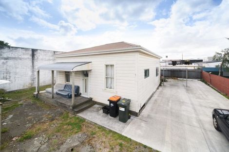 Photo of property in 19 Lombard Street, Palmerston North, 4410