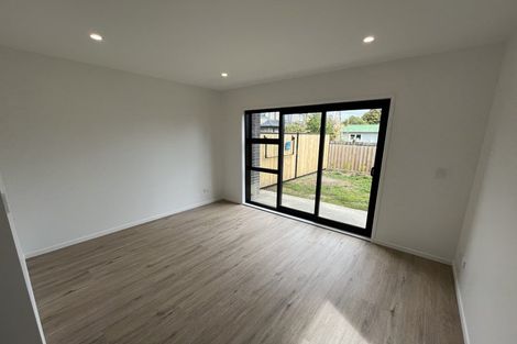 Photo of property in 12 Rauemi Way, Te Atatu South, Auckland, 0610