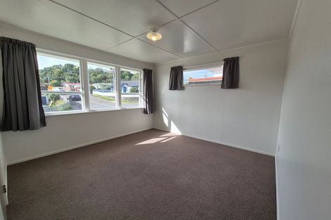 Photo of property in 92 Beazley Avenue, Paparangi, Wellington, 6037