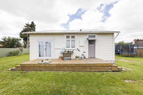 Photo of property in 1a Collins Crescent, Feilding, 4702