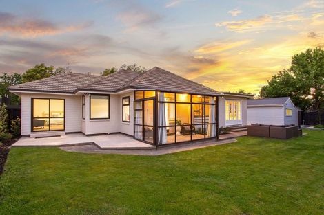 Photo of property in 92a Memorial Avenue, Ilam, Christchurch, 8053