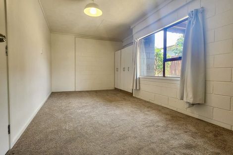 Photo of property in 24 Dallas Place, New Windsor, Auckland, 0600