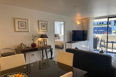 Photo of property in Mon Desir Apartments, 5/175a Hurstmere Road, Takapuna, Auckland, 0622