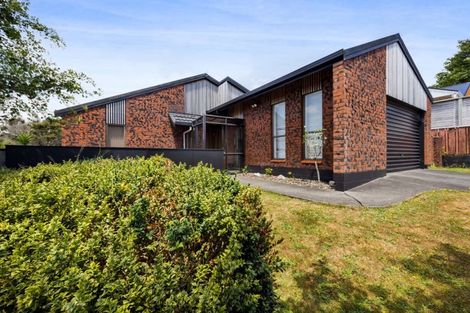 Photo of property in 76 Heta Road, Highlands Park, New Plymouth, 4312