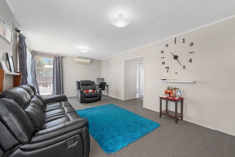 Photo of property in 19 Halswell Crescent, Westbrook, Palmerston North, 4412