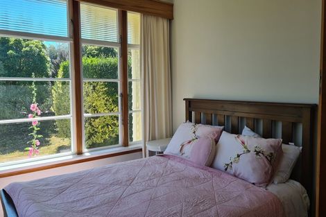 Photo of property in 13 Cambridge Road, Martinborough, 5711