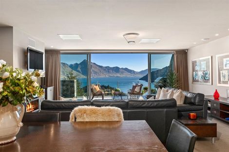 Photo of property in 4/25 Belfast Terrace, Queenstown, 9300