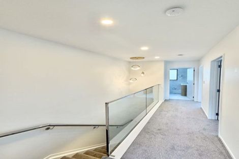 Photo of property in 7/6 Woodhouse Place, West Harbour, Auckland, 0618