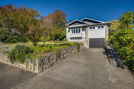 Photo of property in 82 Napier Terrace, Hospital Hill, Napier, 4110