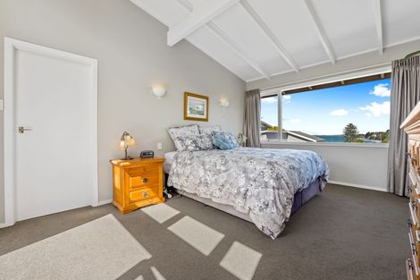 Photo of property in 1/529 Beach Road, Murrays Bay, Auckland, 0630
