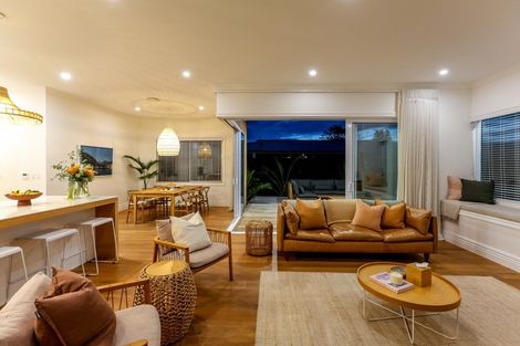 Photo of property in 161 Lemon Street, Strandon, New Plymouth, 4312