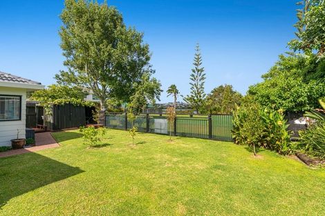 Photo of property in 75 Maygrove Drive, Orewa, 0931