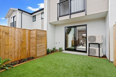 Photo of property in 8/137 Tirimoana Road, Te Atatu South, Auckland, 0602