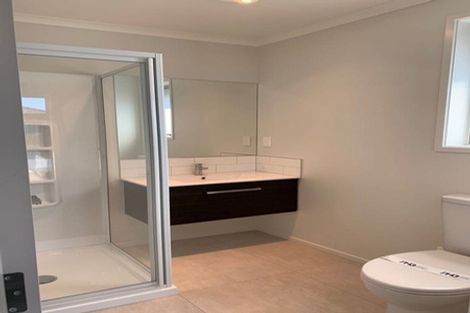 Photo of property in 10 Raynor Crescent, Pyes Pa, Tauranga, 3112