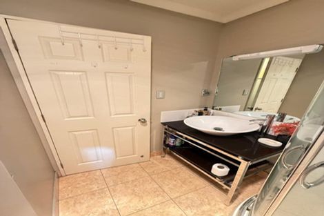 Photo of property in 404a Te Atatu Road, Te Atatu Peninsula, Auckland, 0610