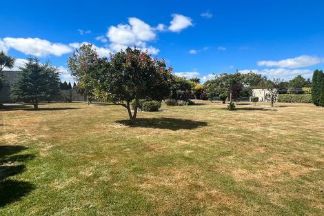 Photo of property in 8 Daffodil Grove, Carterton, 5713