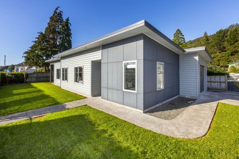 Photo of property in 16 Lane Street, Wallaceville, Upper Hutt, 5018