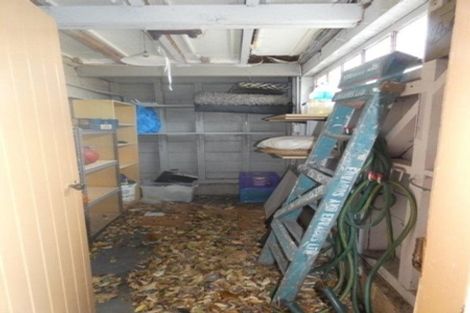 Photo of property in 92 Sutherland Road, Melrose, Wellington, 6023