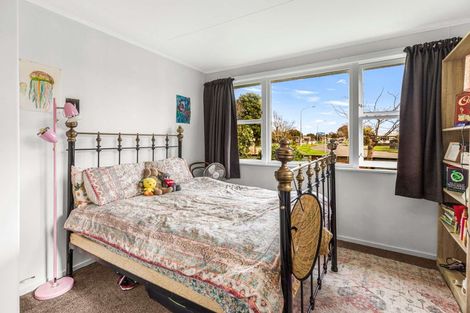 Photo of property in 1 Dampier Avenue, Awapuni, Palmerston North, 4412
