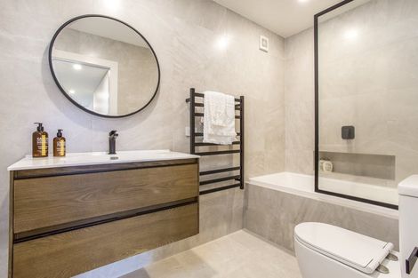 Photo of property in 8d Huka Road, Birkenhead, Auckland, 0626