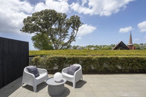 Photo of property in 3/1a Park Rise, Campbells Bay, Auckland, 0630