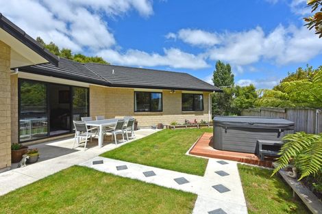 Photo of property in 33 Kahikatea Lane, Brown Owl, Upper Hutt, 5018