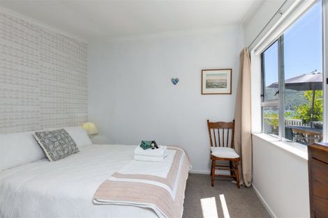 Photo of property in 4 Amelia Crescent, Waikawa, Picton, 7220