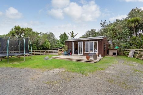 Photo of property in 2219 South Head Road, South Head, Helensville, 0874
