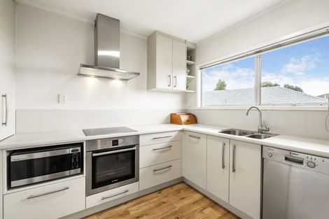 Photo of property in 2/371 East Coast Road, Mairangi Bay, Auckland, 0630