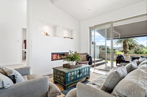 Photo of property in 15 Meiklejohn Way, Omaha, 0986