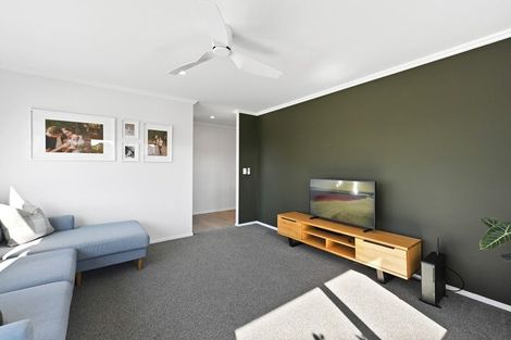 Photo of property in 18a Rose Leigh Drive, Cambridge, 3434