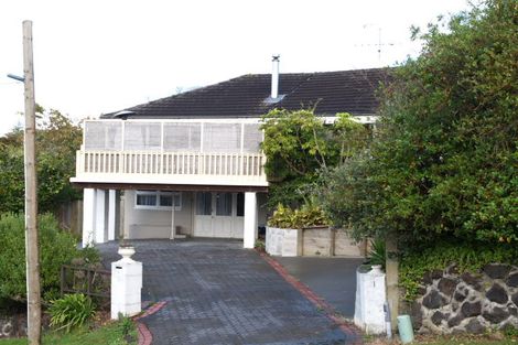 Photo of property in 1 Kerry Dell, Cockle Bay, Auckland, 2014