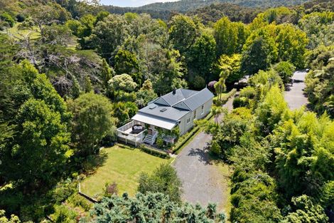 Photo of property in 200 Huia Road, Titirangi, Auckland, 0604