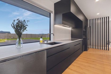 Photo of property in 83 Sunline Drive, Leamington, Cambridge, 3432