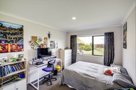 Photo of property in 174 Eskridge Drive, Eskdale, Napier, 4182