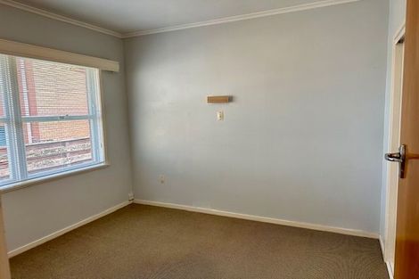 Photo of property in 2/38 Knightsbridge Drive, Forrest Hill, Auckland, 0620