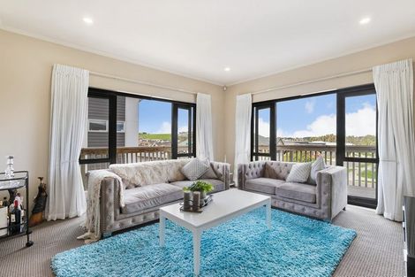 Photo of property in 2 Ellivani Rise, Pukekohe, 2120